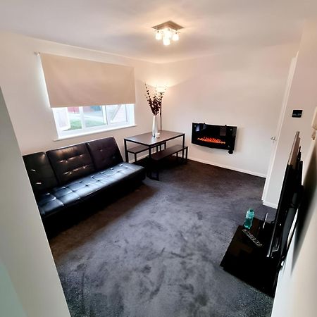 Sleek & Stylish - E15 Apartment With Parking ลอนดอน ภายนอก รูปภาพ