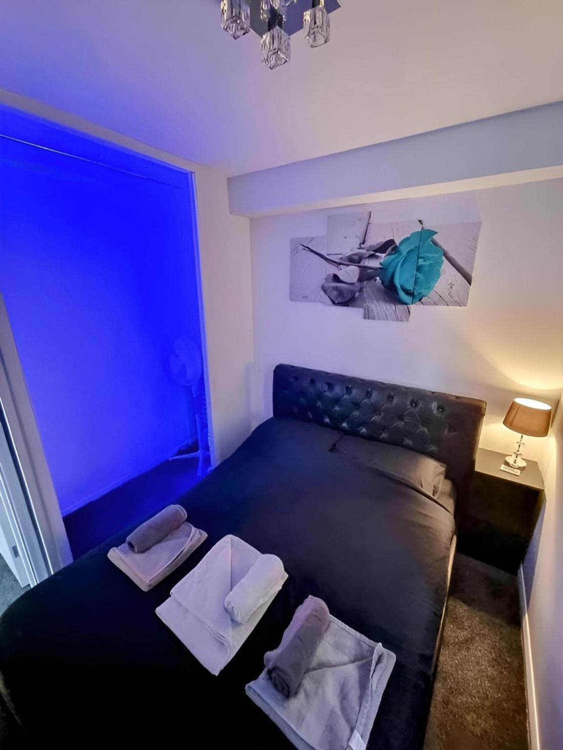 Sleek & Stylish - E15 Apartment With Parking ลอนดอน ภายนอก รูปภาพ