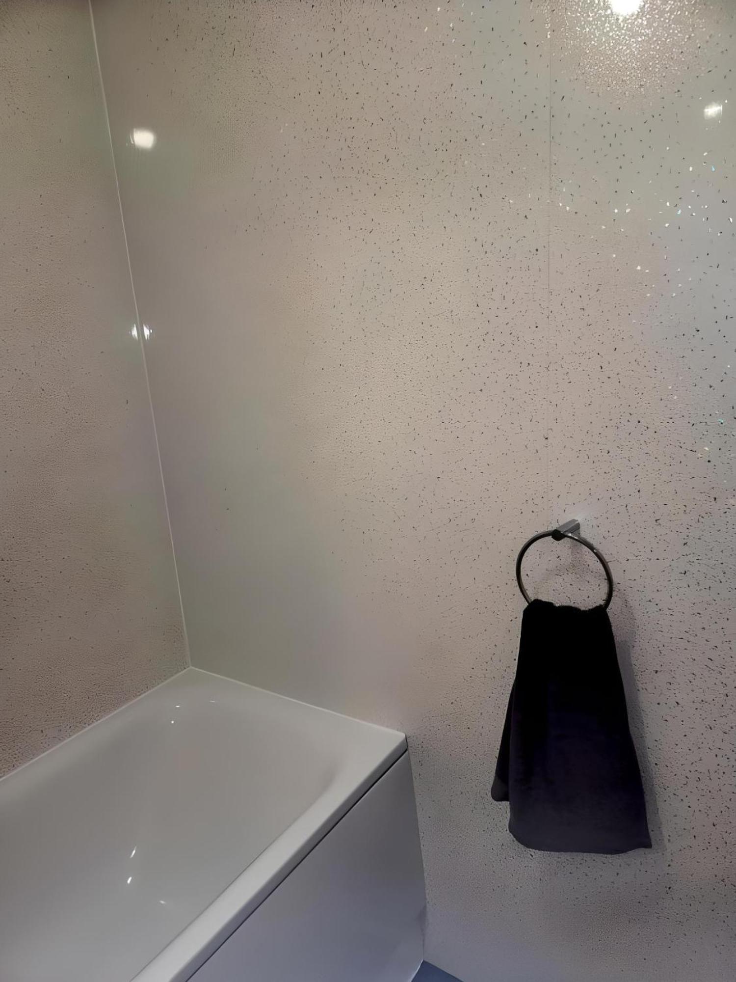 Sleek & Stylish - E15 Apartment With Parking ลอนดอน ภายนอก รูปภาพ